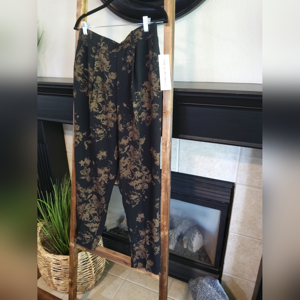 Elegant Black and Brown Floral Trousers - Picture 3 of 9